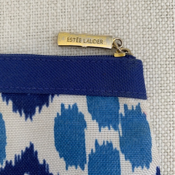 Women’s Estee Lauder Cosmetic Bag - Picture 3 of 5